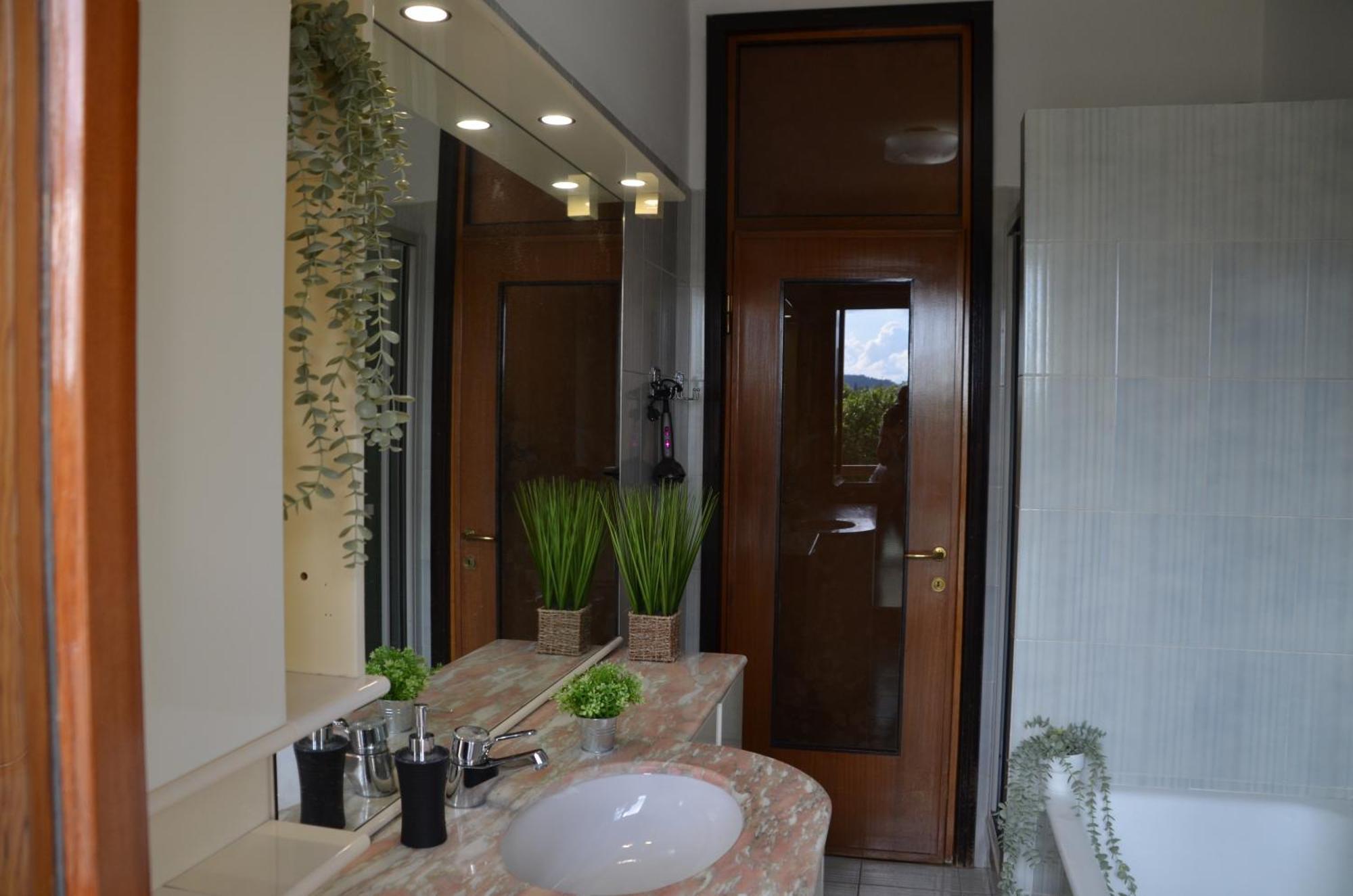 Appartamento Big Romantic Lake View & Terrace Lecco Esterno foto