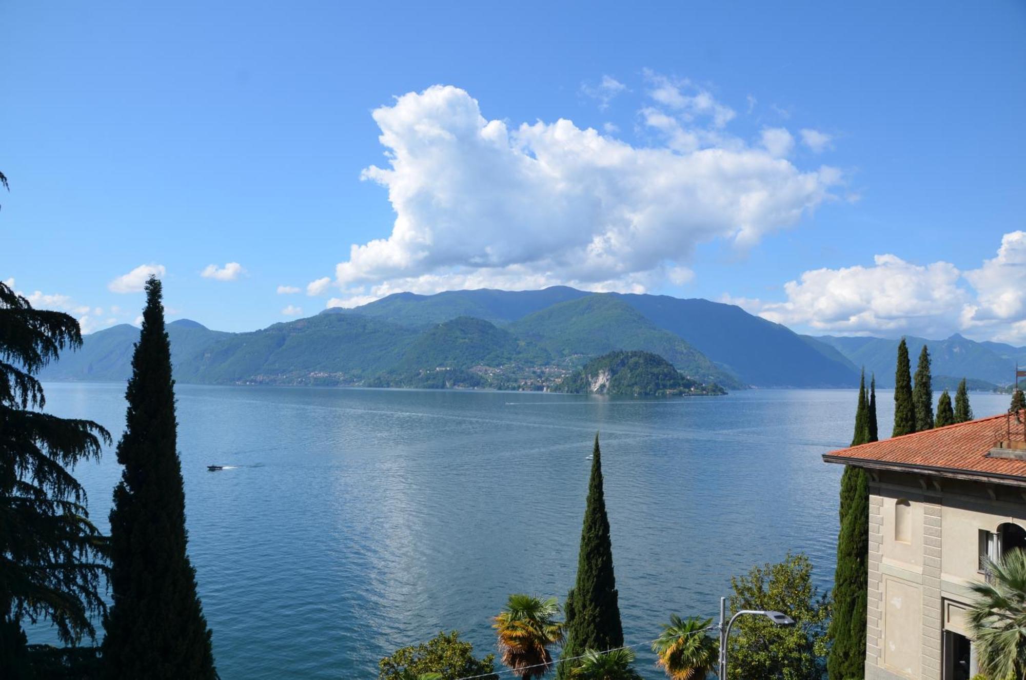 Appartamento Big Romantic Lake View & Terrace Lecco Esterno foto